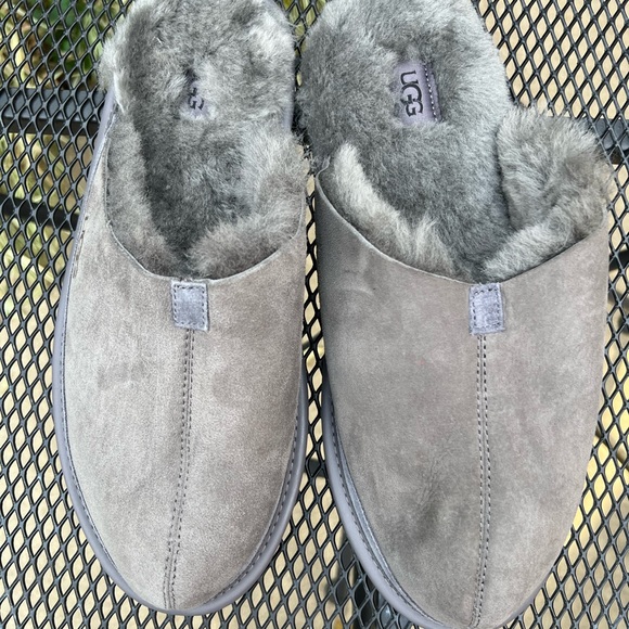 UGG slippers - Picture 2 of 3